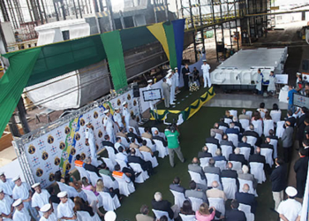 Cerimônia de batimento de quilha do 
Navio Hidroceanográfico Fluvial “Rio Branco”