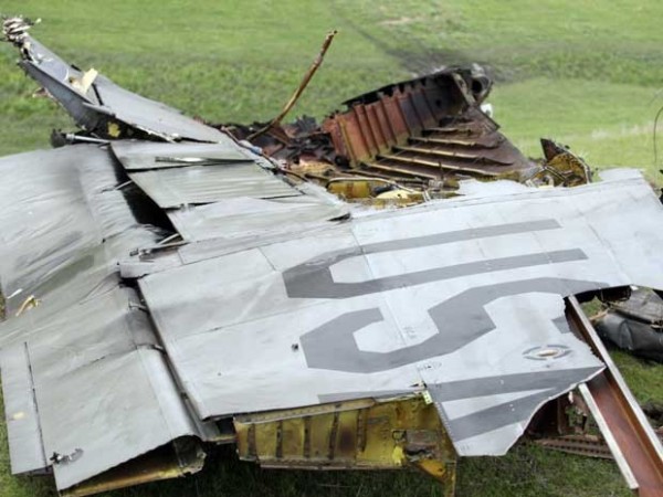 Avião-tanque da base militar americana no Quirguistão caiu depois de decolar nesta sexta-feira (3) (Foto: AFP PHOTO/ SABYR AILCHIYEV )