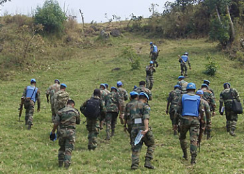 Soldados da ONU inspecionaram instalações de defesa na montanha de Muningi.