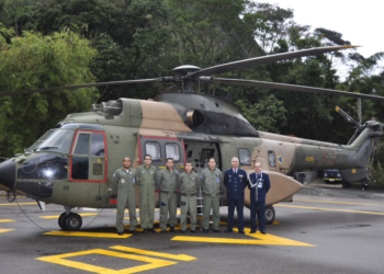 Tripulação que acompanha o Pontífice nos deslocamentos de helicóptero
Sgt Lamego/BAAF