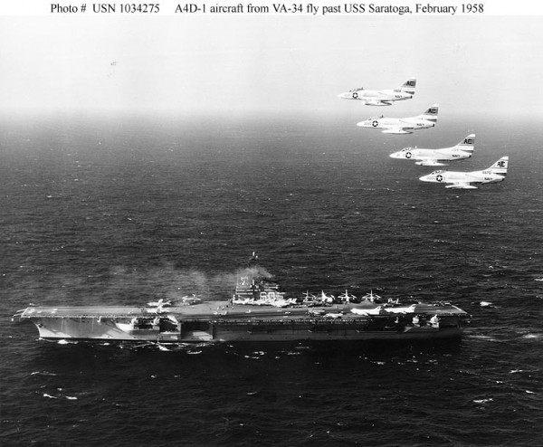 USS Saratoga (CV 60) e A-4D Skyhawk