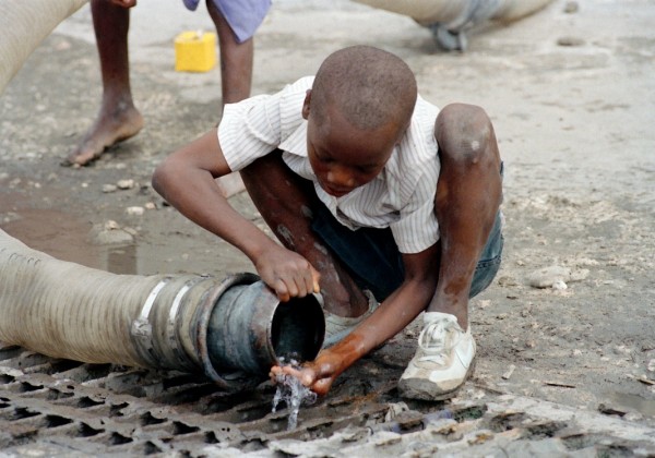 falta d'água mata criancas