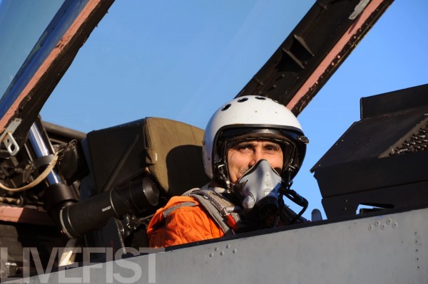 1st Indian Pilot To Land On Vikramaditya_02