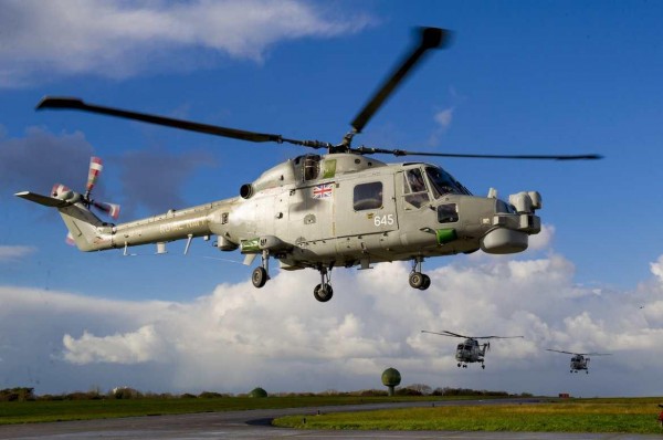Três Lynx Mk8 do Esquadrão 702 destacados na BAN Lanvéoc-Poulmic