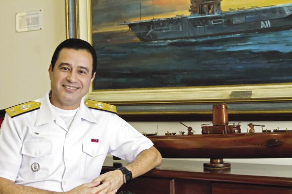 contra-almirante Almir Garnier Santos