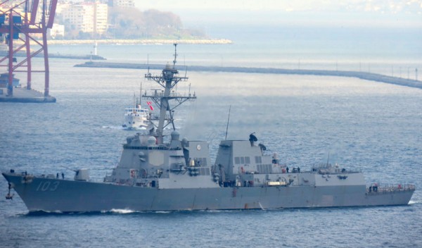 USS Truxtun passou através do Bósforo 08 de março de 2014. Foto: Ms. Eser Çelebiler, via Turkishnavy.net