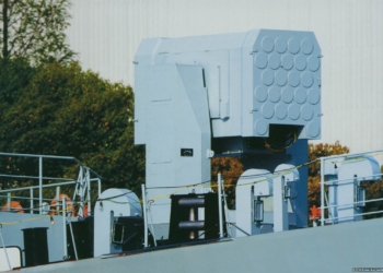 Hongqi-10 ship-based missile defence cell