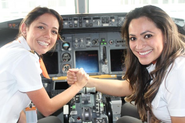 GOL capitã Fernanda Pietro e  a Co-piloto Deise Cristiane