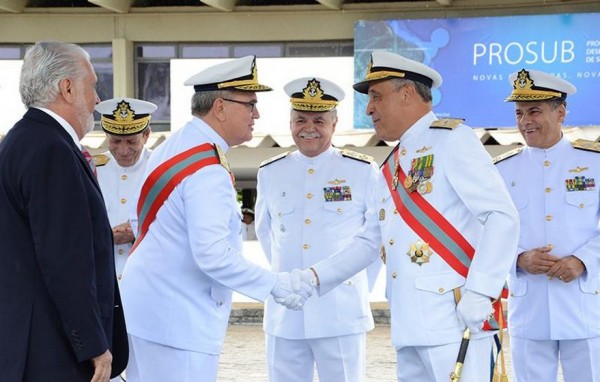 Almirante-de-esquadra Eduardo Barcellar passagem
