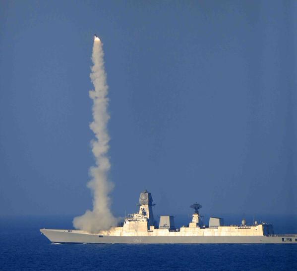 destroyer Kolkata e brahmos