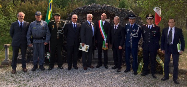 Cerimônia em comemoração aos 70 anos do Dia da Vitória na Itália
