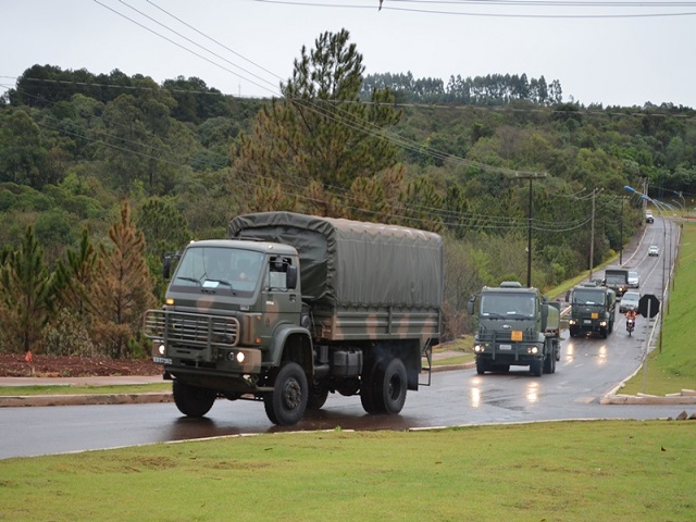 COMBOIO DO EXÉRCITO BRASILEIRO É ATACADO