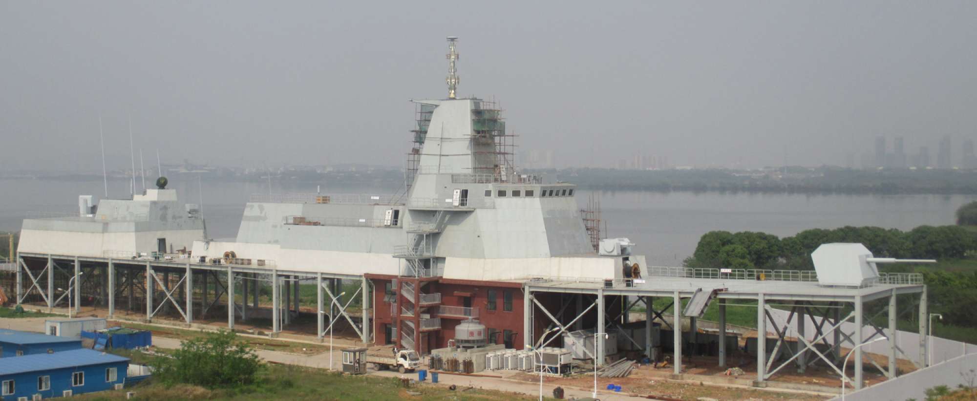 China lança o 6º destróier Type 055 - Poder Naval