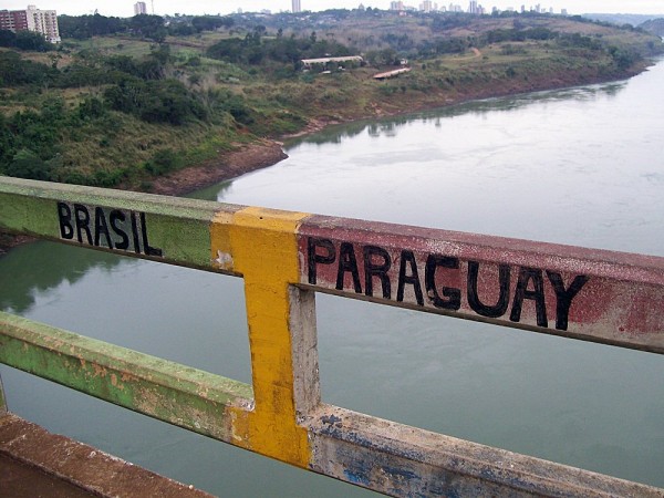 Brazil.Paraguay.border