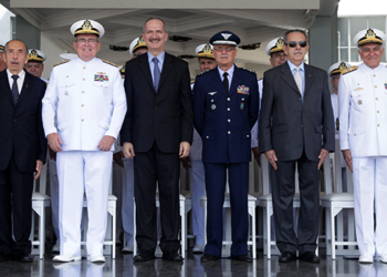 2015-12-05 Cerimonia de Declaração de Guardas Marinha e entrega de espadas da Turma Aspirante Vitor Lauria. Foto: Felipe Barra
