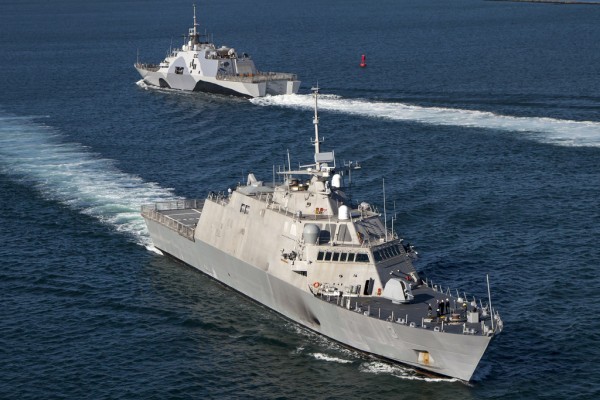 USS Fort Worth e USS Freedom