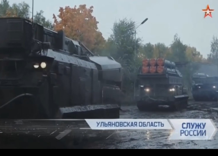 Sergei Shoigu disse em seu discurso que logo outra divisão do "Buk-M3" está prevista para ser transferida para a defesa de tropas do Exército, já em novembro. Em 2015, foi relatado que a primeira guarnição a receber o Buk-M3 seria definida pelo ministério da defesa até o final de 2016. No início de outubro 2016 o chefe das forças terrestres russas, coronel-general Oleg Salyukov disse que o Buk-M3 equiparia já em 2016 uma das equipes do Distrito Militar do Sul.

Uma divisão do sistema 9K317M Buk-M3 (desenvolvido pela JSC "NIIP Tikhomirov") consiste em um sistema de comando e controle 9S510M, uma estação de radar de detecção e designação de alvos 9S36M, dois sistemas de mísseis autopropulsados 9A317M, com seis casulos de mísseis superfície-ar 9M317M cada, um ou dois transportes 9A316M com 12 mísseis superfície-ar 9M317M, bem como um veículo de transporte e recarga 9T243M.
