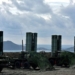 Regimento do sistema de mísseis antiaéreos S-400 implantado na proximidade de Theodosia