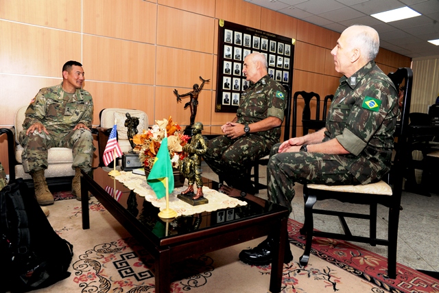 Tropas do Exército Brasileiro se preparam para exercício conjunto com EUA -  Dialogo Americas