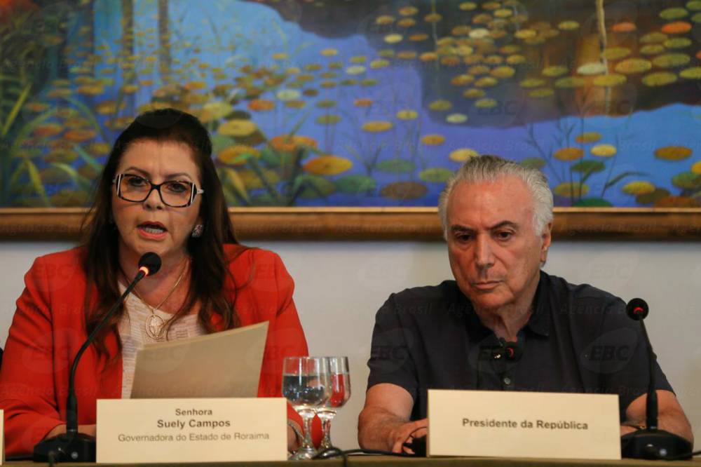 Temer e a governadora Suely Campos, em Boa Vista: presidente vai tratar da questão da entrada de venezuelanos no Estado (Beto Barata/Agência Brasil)