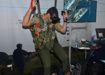 Destaque  do  estande  da  Marinha,  o  Simulador  de  Navegação  de  Paraquedas  com  Velame Aberto mostrará  ao  público  o  protótipo  em  desenvolvimento  pela  Marinha