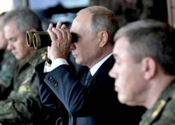 Presidente russo, Vladimir Putin, observa jogos de guerra russos em Tsugol, na região de Zabaikalsky 13/09/2018 Sputnik/Alexei Nikolsky/Kremlin via Reuters
