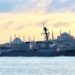 O USS Ross passa por Istambul a caminho do Mar Negro no domingo, 14 de abril de 2019. CORTESIA DO YORUK ISIK