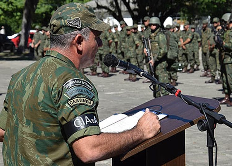 Durante a verificação inicial, o presidente da comissão de avaliação transmitiu instruções para os militares do Batalhão Riachuelo