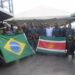 Militares da Marinha do Brasil e do Suriname após adestramento no NPa “Guanabara”