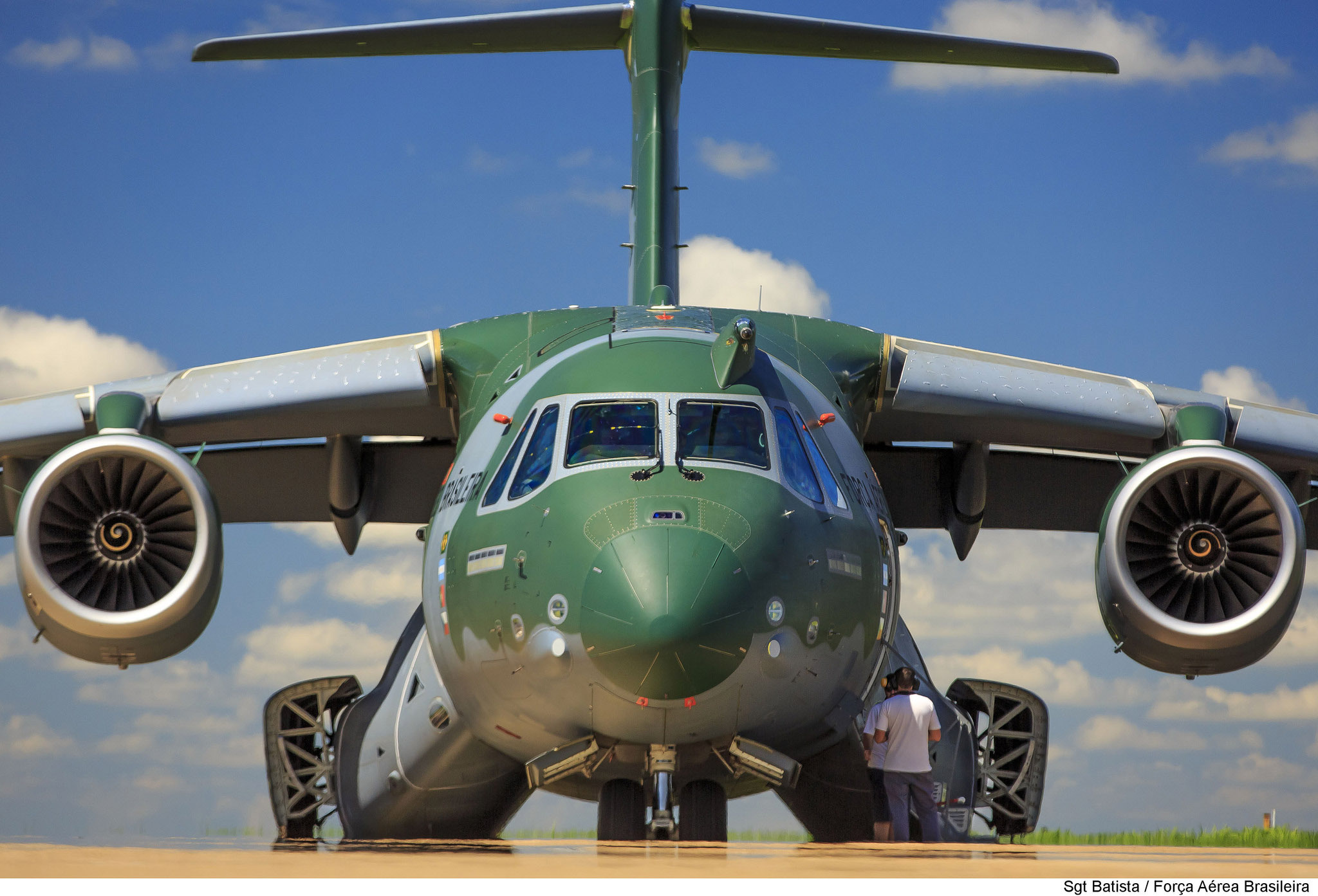 Embraer entrega terceiro avião cargueiro KC 390 às Forças Armadas