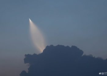 Teste de novo míssil balístico chinês lançado por submarino