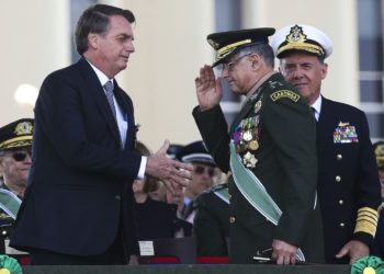 O presidente Jair Bolsonaro, participa da cerimônia do Dia do Soldado, na Concha Acústica do Quartel-General do Exército.