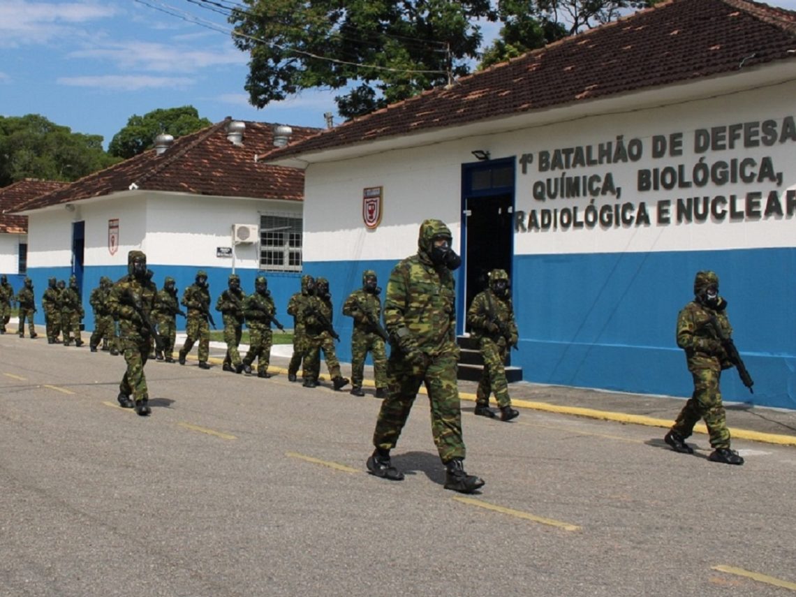 1º Batalhão Dqbrn Ministra Instrução Para Tropa Paraquedista Que Participará Da Operação 