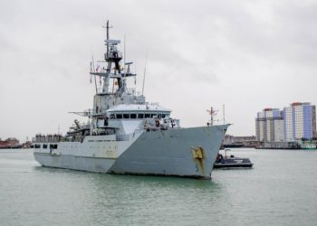 O HMS Clyde retornou a Portsmouth pela primeira vez em 12 anos em dezembro. Seu futuro agora é incerto depois de ser retirado da marinha. Foto: Habibur Rahman Direitos autorais: JPIMedia Resell