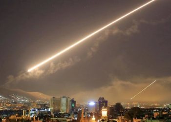 Defesa antiaérea da Síria atua ante ataque de israel