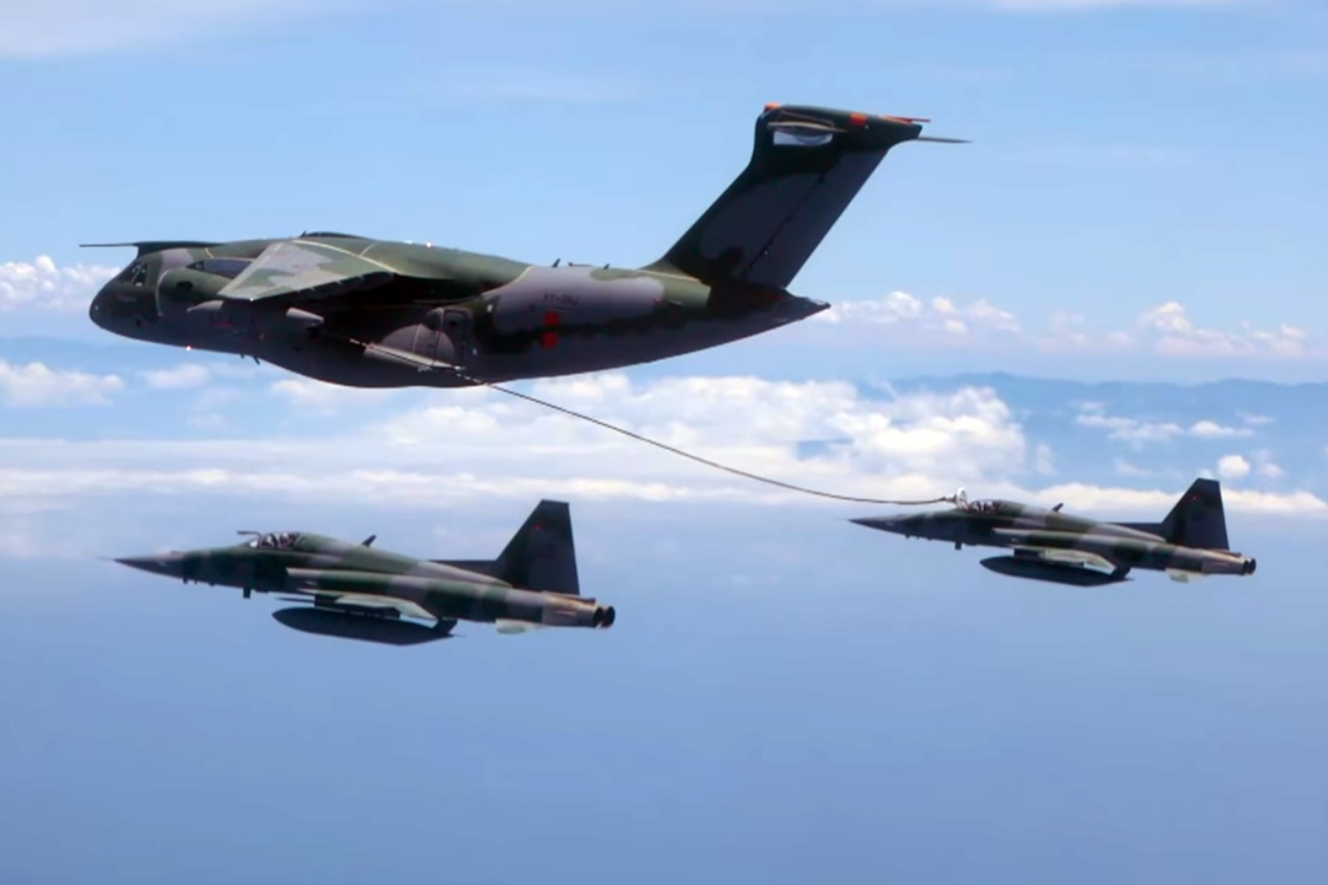 FAB apresenta potencialidades do KC-390 Millennium na RIAT 2022 » Força  Aérea