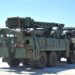 Um caminhão carregando peças dos sistemas de defesa aérea S-400 é visto no aeroporto militar Murted nos arredores de Ancara, Turquia, em 27 de agosto de 2019 - AP
