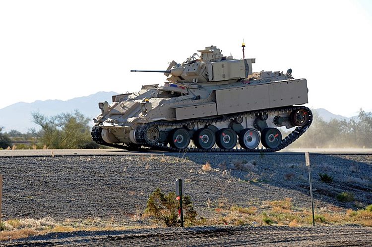 O Exército testa equipamentos avançados para uso potencial no futuro Veículo de Combate Opcionalmente Tripulado no Campo de Provas de Yuma do Exército dos EUA, Arizona. Foto Mark Schauer / US Army