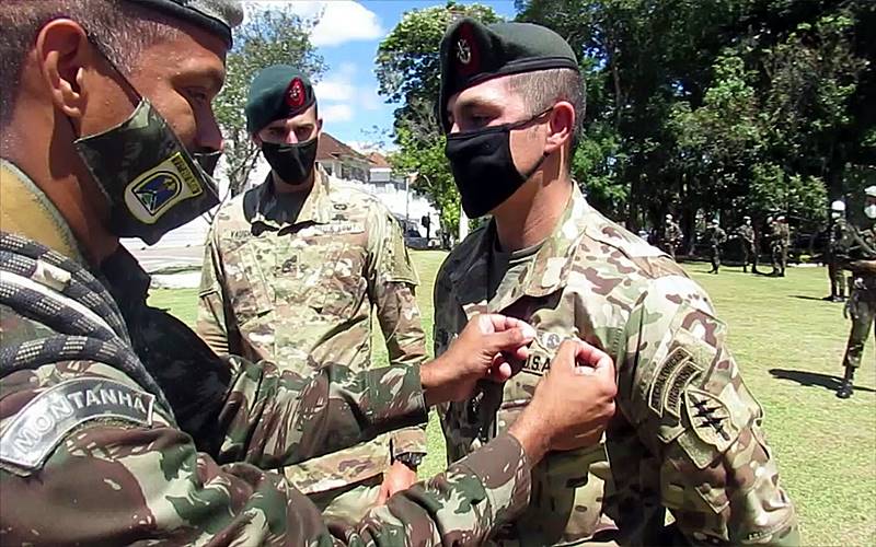 Brigada de Montanha do Exército Brasileiro - Passagem da Insígnia