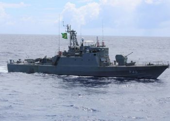NPa “Grajaú” realiza Operação de Busca e Salvamento e resgata dois
 pescadores a bordo de jangada na área marítima de Fortaleza (CE)