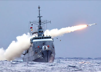 Lançamento de míssil superfície-superfície EXOCET MM-40,
 pela Fragata “Independência”