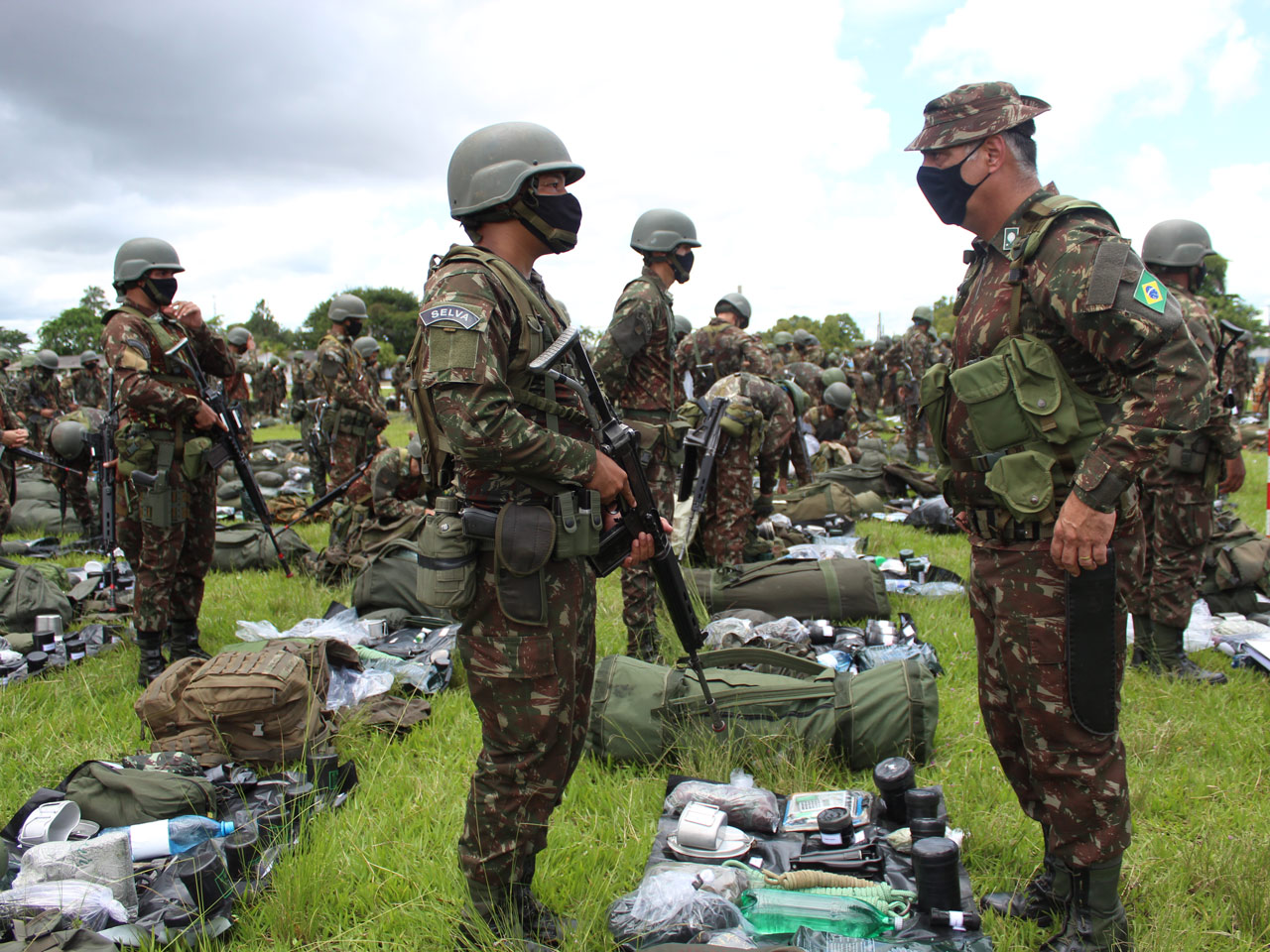 General da 1ª Brigada de Infantaria de Selva visita TJRR