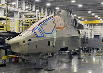 Imagem, lançada em 11 de agosto pelo fabricante, mostra a montagem do Bell 360 Invictus, destacando o progresso que está sendo feito.
