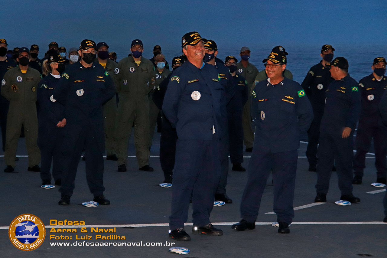 distortion Rebellion Healthy Novo uniforme da Marinha reduz em até 76% queimaduras de militares – Defesa  Aérea & Naval