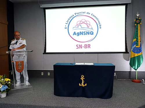 Autoridade Naval de Segurança Nuclear e Qualidade
durante cerimônia de assinatura da licença