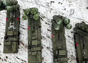 Serviço de Imprensa do Ministério da Defesa da Rússia na quinta-feira, 10 de fevereiro de 2022, mostra o sistema S400 durante o Union Courage- 2022 na Bielorrússia. Foto via AP