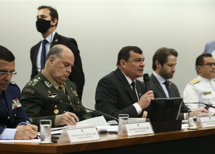 O ministro da Defesa, Paulo Sérgio Nogueira de Oliveira, participa de audiência na  Comissão de Relações Exteriores e de Defesa Nacional da Câmara dos Deputados - Foto José Cruz
