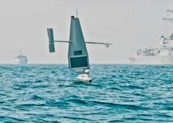 Explorer Saildrone participa de um exercício naval conjunto dos EUA e do Reino Unido no Golfo Pérsico