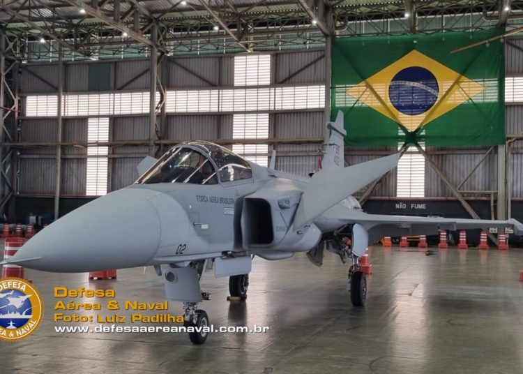 Caça F-39E Gripen FAB 4102