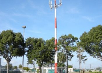 Estação de vigilância de tráfego aéreo com tecnologia ADS-B da Thales